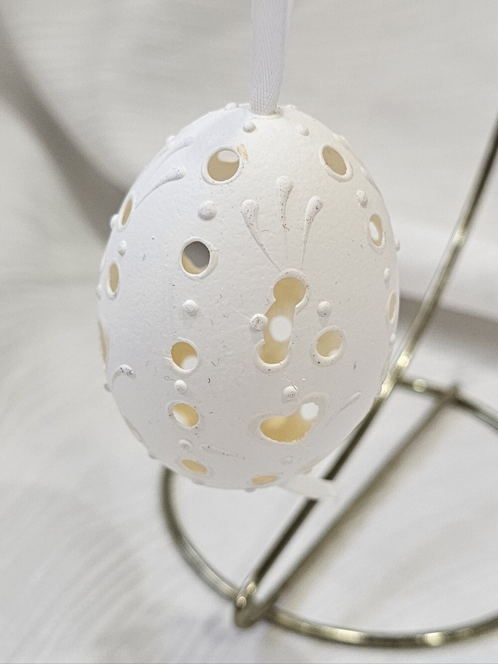 Kraslice Madeira Czech Hanging Egg Ornament White
